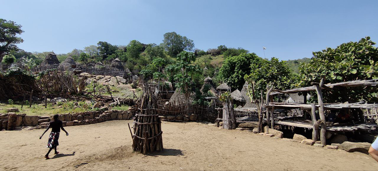 Village meeting place in Ohilang