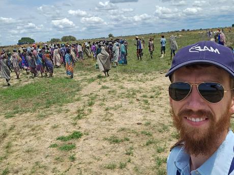 Pilot Reuben Vermeulen makes first landing at Bichibich Airstrip
